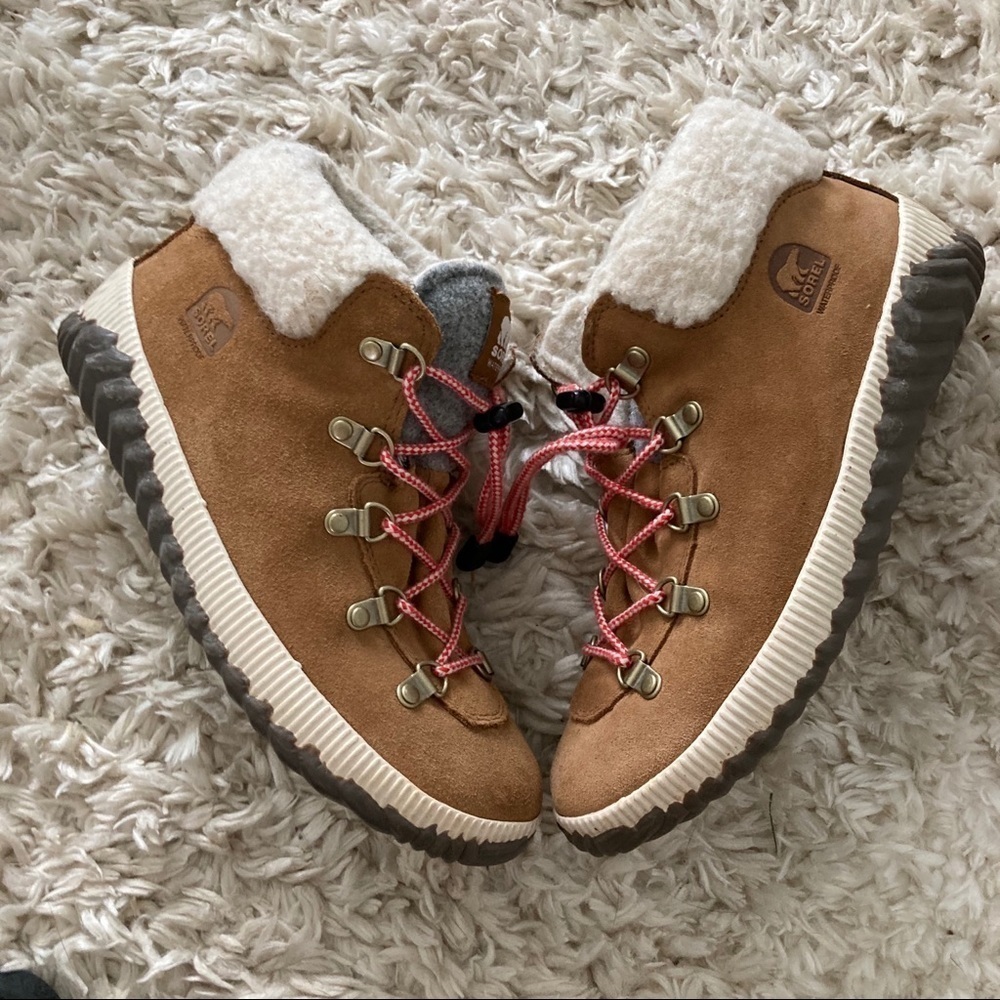 Sorel Faux Shearling Lined Out 'N About Conquest Hiker in Camel Brown